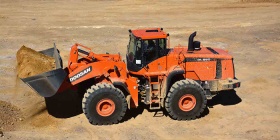 Новые экологичные фронтальные погрузчики от Doosan